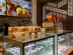 面包甜点陈列柜-光明悠焙(豫园店)