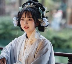 -一揽芳华汉服旗袍体验馆(拙政园店)