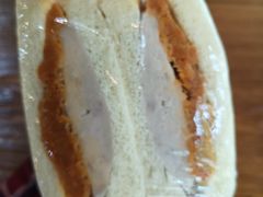 芋泥肉松三明治-啊噗吐呦现场烘焙(麦凯乐店)