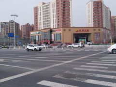 -华冠折扣超市(长阳店)