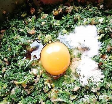 那么你认识荠菜吗？芥菜可能都不陌生，许多人都非常喜欢吃