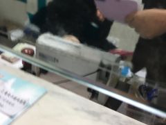 -上海大学附属上海和平眼科医院