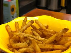 -BHC炸鸡(明洞总店)