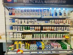 零售区-光明牛奶棚(南泉店)