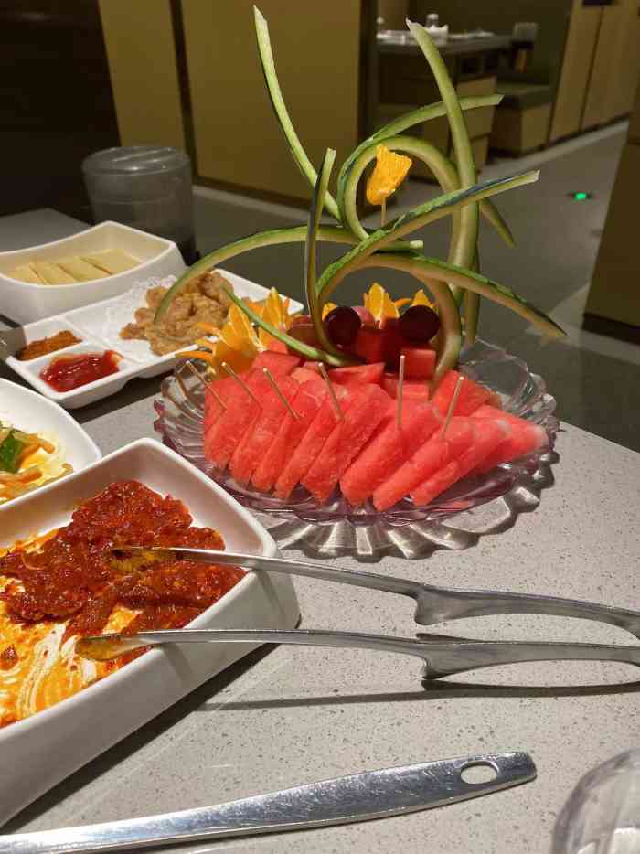 海底捞火锅(君悦广场店)-"过年时就想吃海底捞,但人太多根本排不到,.