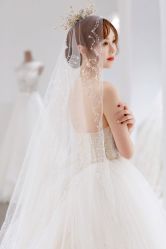 -艾米丽婚纱礼服