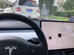 -TESLA 特斯拉(上海太古汇体验店)