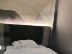 -逸米酒店(广州中山大学附属第一医院东山口地铁站店)