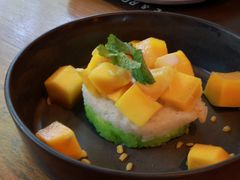 -Chom Cafe and Restaurant