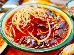 -拈签一笑黄牛肉辣卤串串