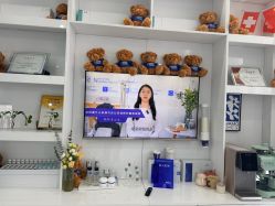 -靓芙泉专研痘痘肌