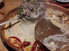 -洱火云南酸菜牛肉火锅(石景山当代商城店)