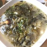 今天我带着孩子来吃饭这里的人很多点了酸菜鱼菠萝包点的不是很酸菜鱼味道真的很棒特别的喜欢吃菠萝包香浓美味很适合我们吃环境卫生挺不错的选择这家店是不错的服务员态度很赞给人感觉特别不错哦很这家店下次还回来的