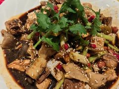 酸酸鸡-柏合黄记豆腐皮饭店