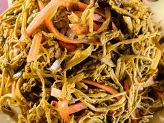 拌山野菜-北京龙庆四季香农家饭庄·灶台鱼·碳烤虹鳟鱼(龙庆峡店)