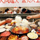 重庆牛油火锅，这家店做的够地道，巴适[强][强][强]