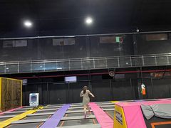 -嘿哟动霸CHUA·新潮玩运动娱乐中心·蹦床滑冰团建乐园