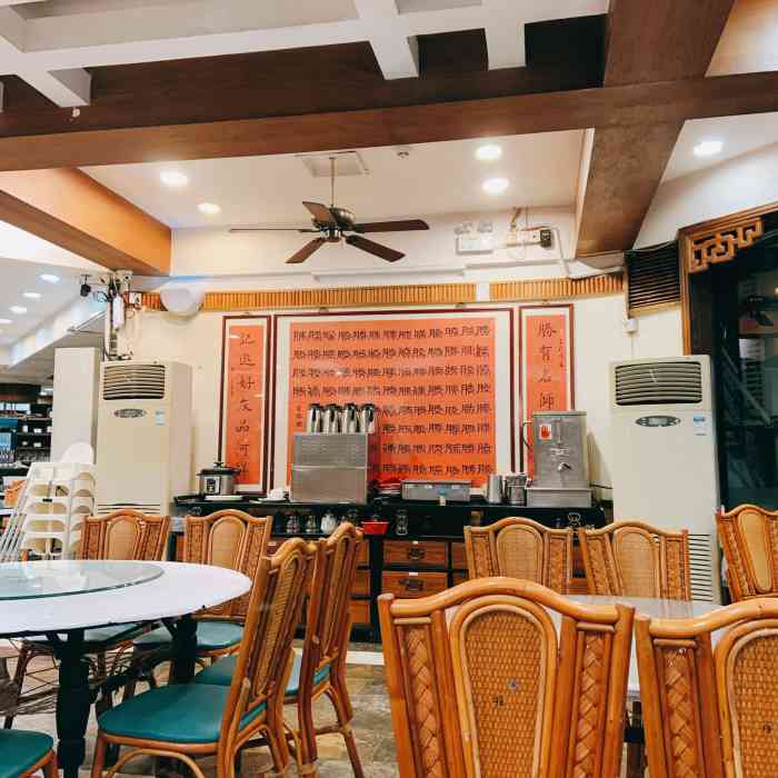 胜记酒家(荔枝公园店)-"[薄荷]环境:装修不算新了,但是很有味.