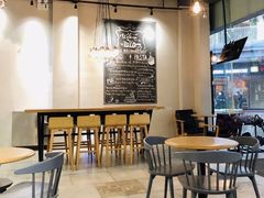 用餐区-HELLO 27 意面·沙拉·帕尼尼