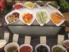 自助调料区-西安高新希尔顿酒店·咖啡露台西餐厅
