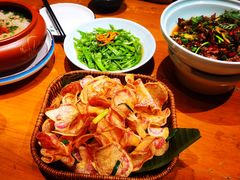 -老滇山寨•云南特色菜•地方菜•民族风情歌舞表演(金碧店)