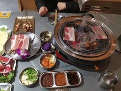 -围炉肉舍•炭烤活鳗•丹东海鲜烤肉(步行街店)