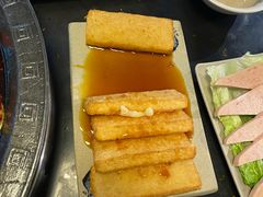 -茅草房·河畔园林火锅