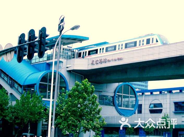 友谊路站                 李耀辉           泸州老叫