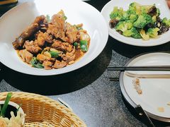 -鲁菜根·泰安菜(万达店)