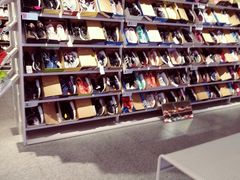 -唯品会(泽胜中央广场店)