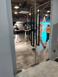 -CASTER跳舞俱乐部