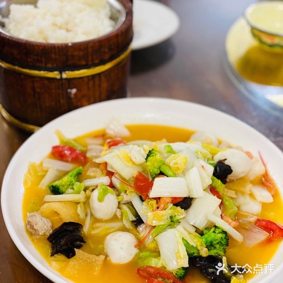 丁来兴酒店(西街店)