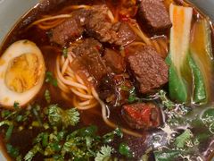 -亮亮面馆(经六路店)