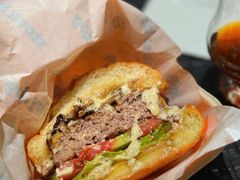 松露菌菇奶酪牛肉汉堡-JPG canteen(广州寺右公馆店)
