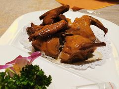 吊烧乳鸽-香云轩·顺德菜(香云纱园林酒店店)