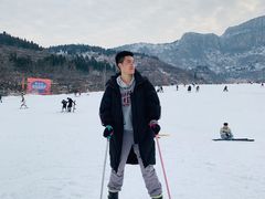 -济南卧虎山滑雪场