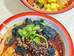 -嘎嘎香·大茶缸麻辣烫