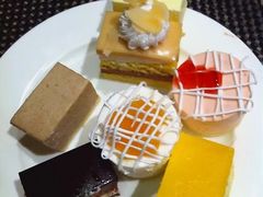 -飨食汇全日制餐厅·昆山皇冠假日酒店(九方店)