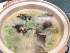 泉水珊瑚鱼头煲-小厨娘淮扬菜(六合欢乐港店)