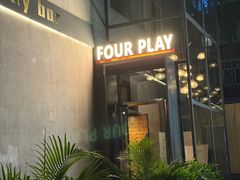 -FOUR PLAY BAR
