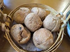 -包整·丝娃娃(一览甲秀楼风景店)