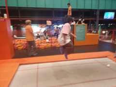 -极限PLAY运动娱乐新世界·团建派对表演休闲馆·室内高空游乐园