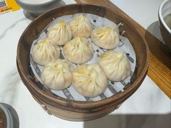 蟹粉鲜肉馅-馋三尺蟹粉小笼(人民广场店)