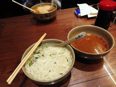 -亮亮面馆(经六路店)