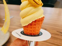 香蕉冰淇淋-玲婧胡同·生日蛋糕·餐厅(嘉里城店)