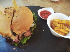 -HIGH FIVE哈福手工汉堡(桂林路店)