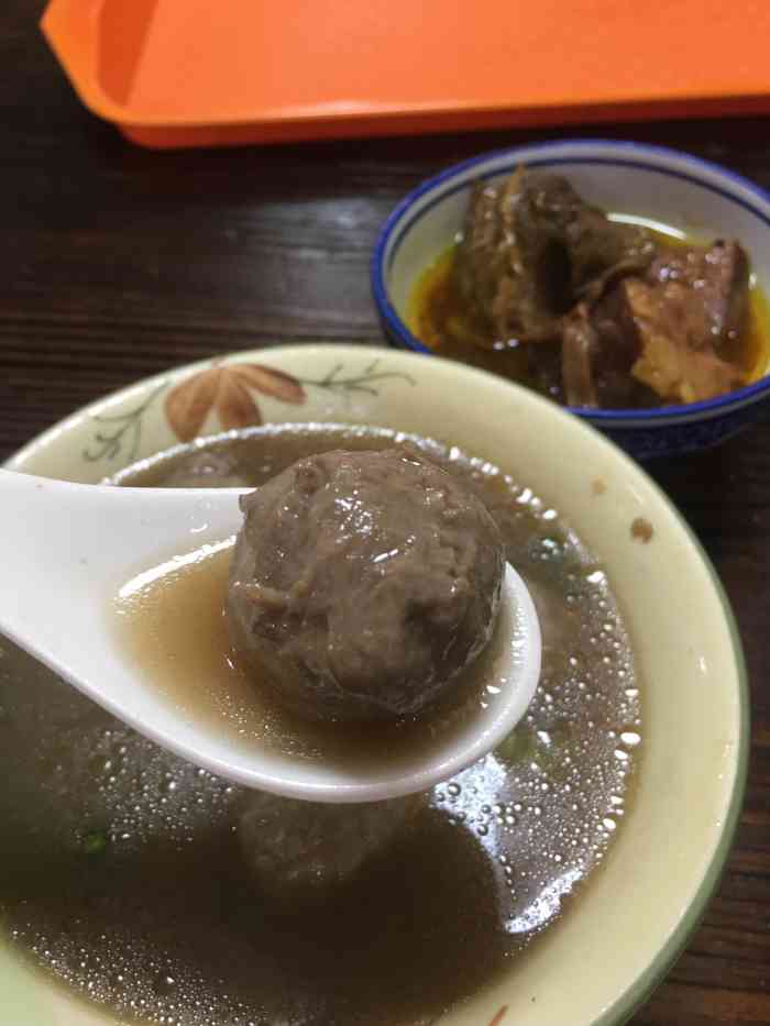 一品汤牛肉馆(湖滨南路店)-"这是一家牛味很重的店哈哈哈哈哈哈哈