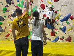 -问山MountQuest攀岩馆