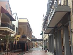 -王府井奥莱临潼小镇(临潼店)