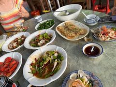 -四川小胡子海鲜(丁村万人海鲜广场店)